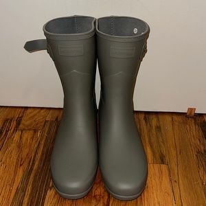 Hunter short rain boots
